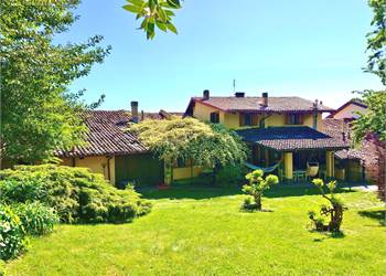 CUCEGLIO - CASA CON VISTA E GIARDINO PRIVATO