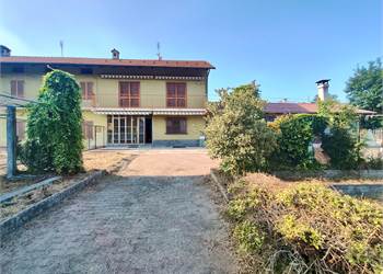ARE' DI CALUSO - CASA INDIPENDENTE CON GIARDINO